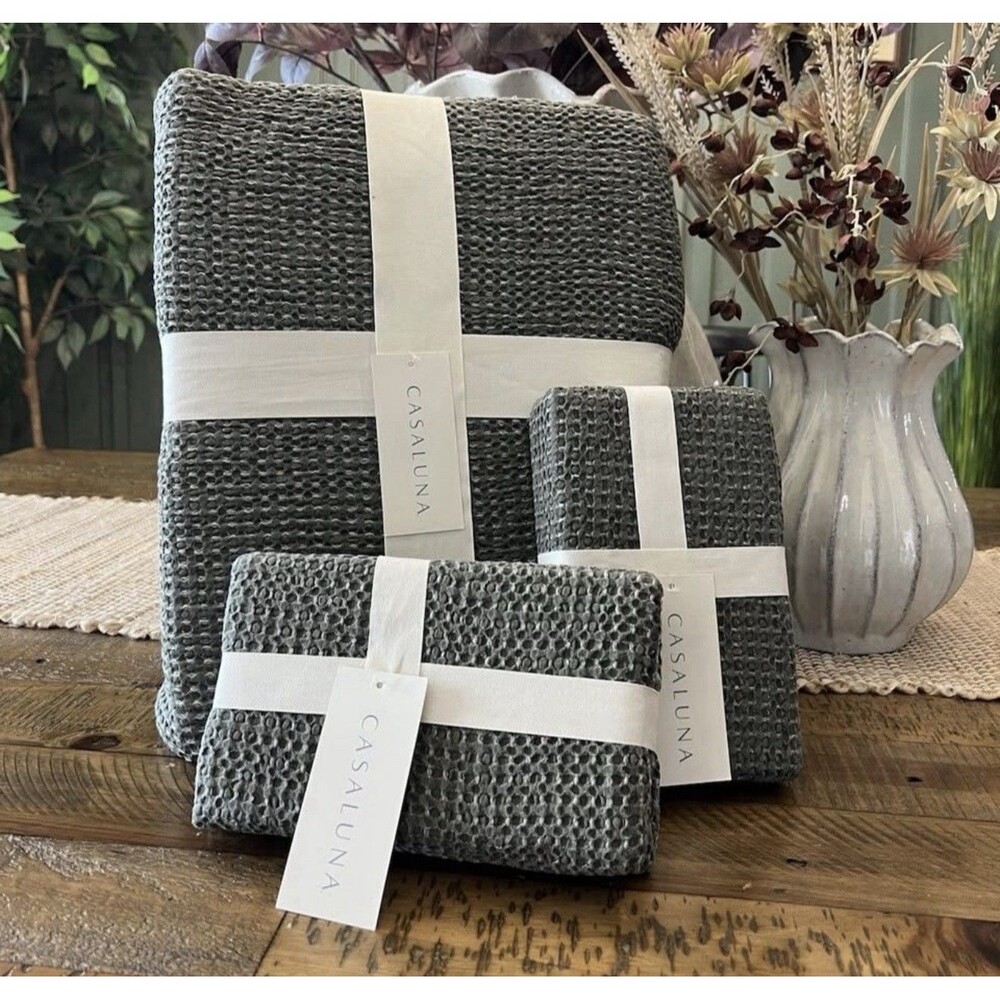 SET Textured Waffle Queen Coverlet & 2 Standard Shams Olive Green - Casaluna NEW
